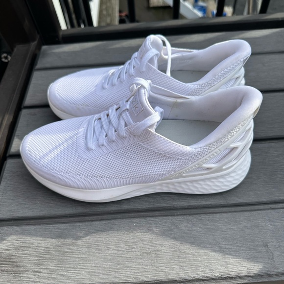 Kizik Women's White Sneakers - Picture 3 of 4